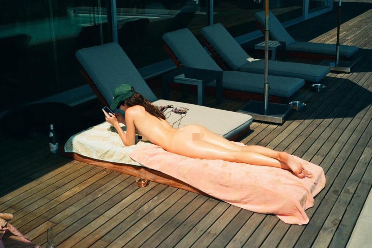 Cheeky! Kendall Jenner Shares Snap of Herself Sunbathing Completely Nude