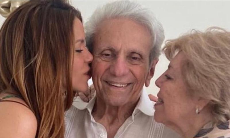 Shakira welcomes him back home! Mr. Mebarak is recovering