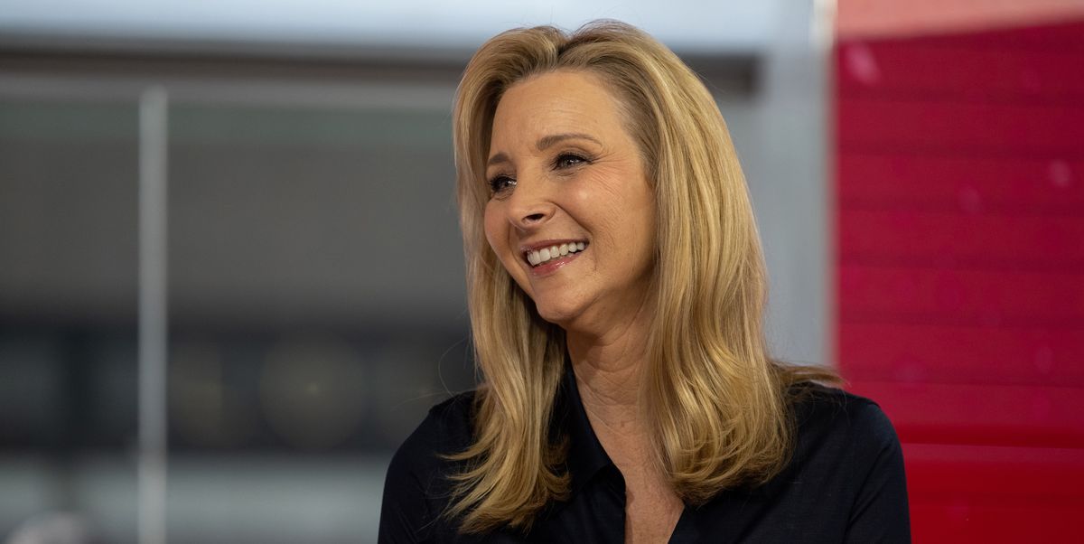 Lisa Kudrow Calls Out the Lack of Diversity on ‘Friends’