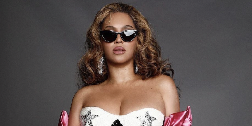 Beyoncé Channels Pin-Up Glamour at the 2022 Wearable Art Gala