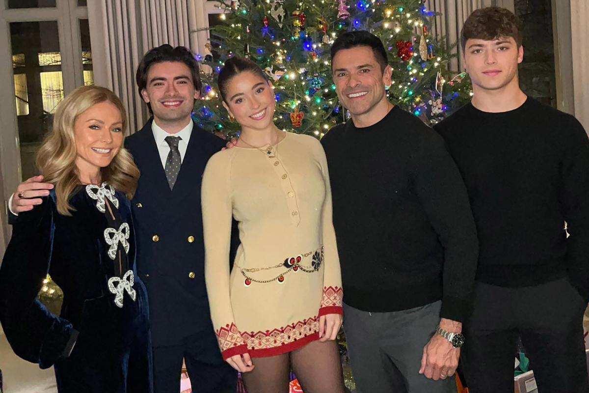 Kelly Ripa Enjoys ‘Favorite Holiday Tradition’ Before Christmas with Mark Consuelos and Their Kids