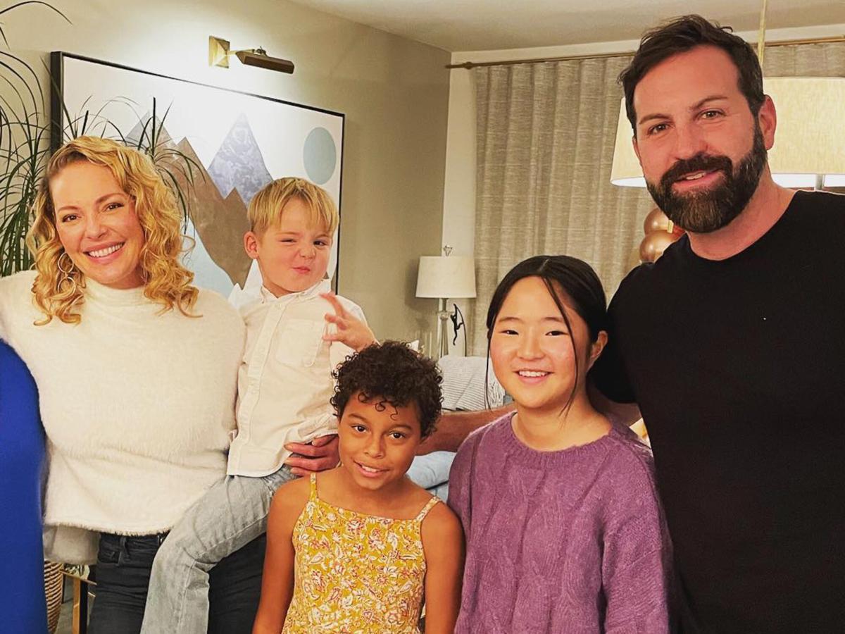 Katherine Heigl Is Teaching Her Daughters Not to Worry About People-Pleasing: ‘It’s Not Your Job’