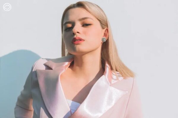 Q: When I was young, teachers would ask in class what I wanted to be. Can you still remember your own answer?
B: I always wrote that I wanted to be a singer. Now, it's still the same because I loved singing since I was a kid. My favorite singers are Taylor Swift or Olivia Rodrigo https://t.co/l31pZOVqf5