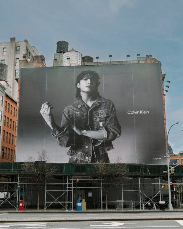 CALVIN KLEIN x JUNGKOOK add are also now in NYC, SEOUL & LOS ANGELES! That’s the powerful global ambassador? 

JUNGKOOK WORLD DOMINATION
#JUNGKOOKxCALVINKLEIN https://t.co/VwyXlw5vrm