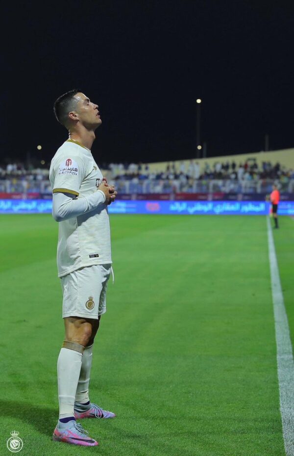 No Cristiano Ronaldo fan will pass without liking this.  

𝐀𝐧𝐨𝐭𝐡𝐞𝐫 𝐞𝐱𝐜𝐞𝐥𝐥𝐞𝐧𝐭 𝐩𝐞𝐫𝐟𝐨𝐫𝐦𝐚𝐧𝐜𝐞 🇵🇹 https://t.co/uLKy9j92Tk