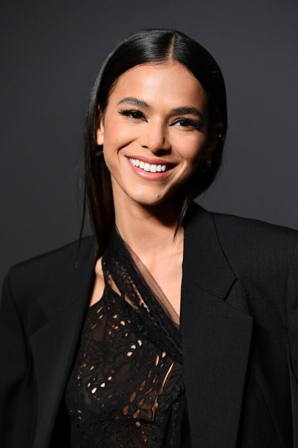 According to @DEADLINE, UTA on Monday announced it’s signing of Bruna Marquezine, the rising Brazilian actress.

— Angelina Jolie, Kevin Hart, Sofia Vergara, Beyoncé, Sandra Oh are also part of this agency! https://t.co/GcBGFLtudl