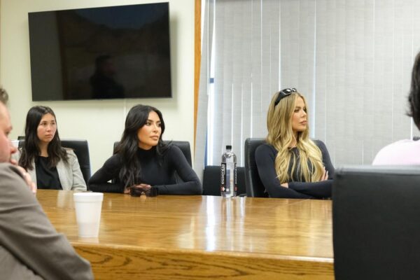 Kim Kardashian, an aspiring lawyer, paid a visit to a California state prison on Monday to learn about convicts' experiences behind bars.

She traveled to Lancaster, California, with her sister Khloé Kardashian, musician Lil Baby, TikTok phenomenon

https://t.co/E3ckR0pvDB https://t.co/KeMVWsyGCN