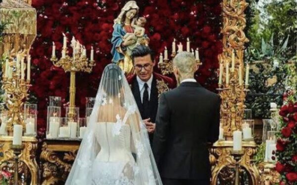 As if Chad Veach wasn’t already a false teacher, here he is officiating Kourtney Kardashian’s Catholic wedding. 🥴 https://t.co/ow2UnYPvYM