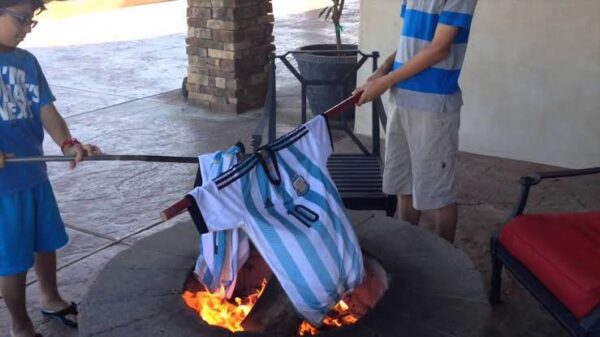 FUN FACT : Lionel Messi is the only Argentine to get his jersey burned by his own country fans ?? https://t.co/c9I07BZSJZ