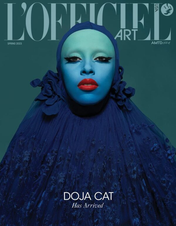 Doja Cat covers L’Officiel 
📸 by: Greg Lotus https://t.co/2Spj7YFeJ2