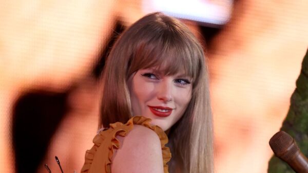 Taylor Swift hints she and Joe Alwyn haven’t split with cryptic clue