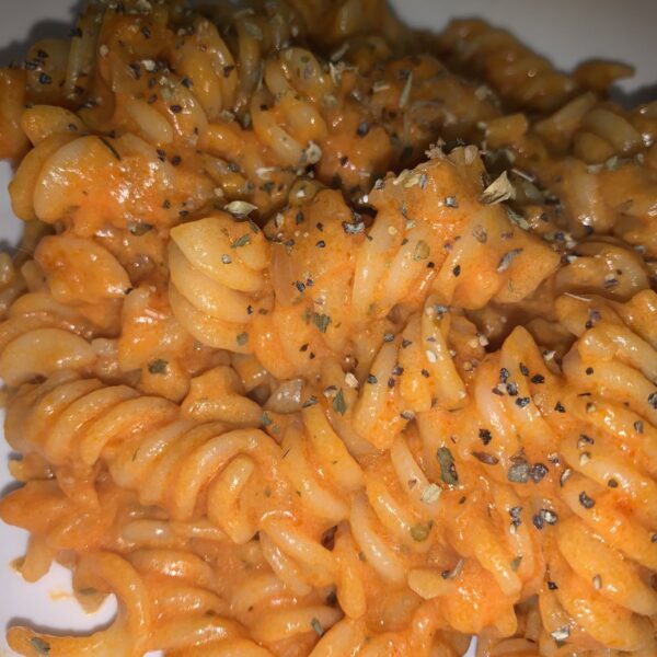 tried making the ‘gigi hadid pasta’ hm okla okla https://t.co/79eznu4q4p