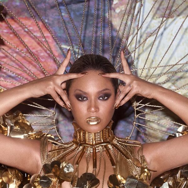 Thinking aloud, Beyoncé might do the “face category” during the ballroom scene in the visuals and in RENAISSANCE World Tour.

Lyrically, ALIEN SUPERSTAR mentions “categories,” HEATED’s “face card never declines my God,” and on PURE/HONEY, “it should cost a billion to look this… https://t.co/oJiMYS1SxK