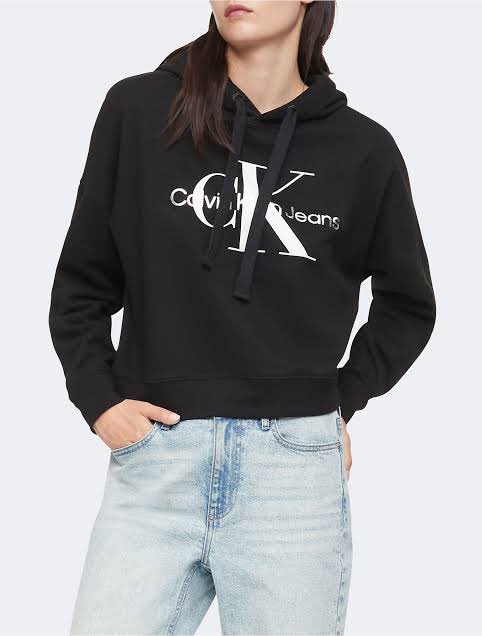 (ส่งต่อ) เสื้อฮู้ด Calvin Klein ของแท้ Monogram Logo Cropped Hoodie •สีดำ size M *used like new* ใส่ 3-4 ครั้ง 📍790-. ส่งฟรี (พรีมาตอนลด 1,900+) #calvinkleinthailand #เสื้อผ้ามือสอง #y2kthailand #ส่งต่อคสอ #ส่งต่อสกินแคร์ #โล๊ะตู้ #ส่งต่อเสื้อผ้ามือสอง #ส่งต่อเสื้อผ้า