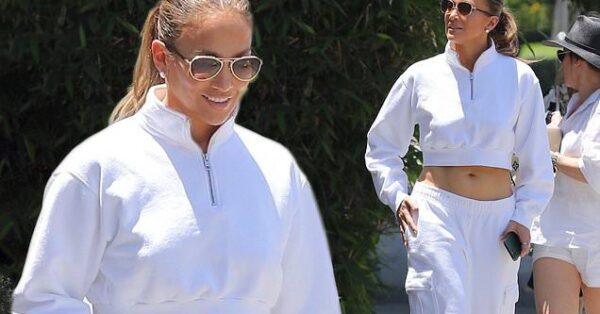 Jennifer Lopez flashes her tummy while furniture shopping for her new $60M love nest