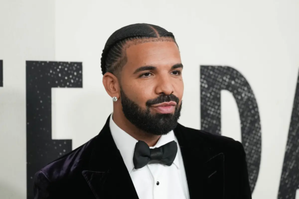 Drake Labeled A “Weirdo” After Showing Off New Pink Manicure