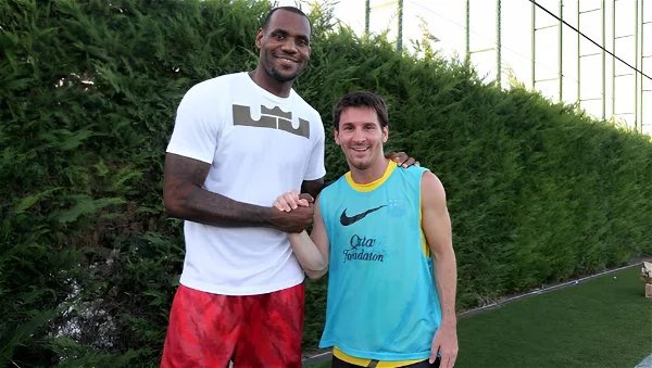 RT by @undefined: (🌕) LeBron James is expected to attend Lionel Messi’s Inter Miami debut tonight. @mcten 🚨🏀🇺🇸 pic.twitter.com/Fn58Ay2kDT