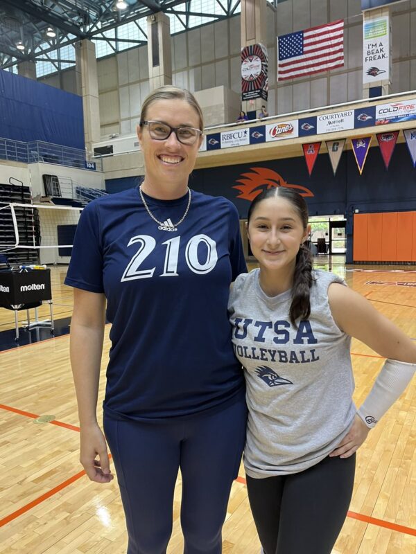 Another amazing UTSA volleyball camp! “Success isn't always about greatness. It's about consistency. Consistent hard work leads to success. Greatness will come." — Dwayne Johnson @sphsvball1 @UTSAvolleyball @TopPreps @PDTexas @grtorres @MalloriHowie @vbconnection @vball_fan_