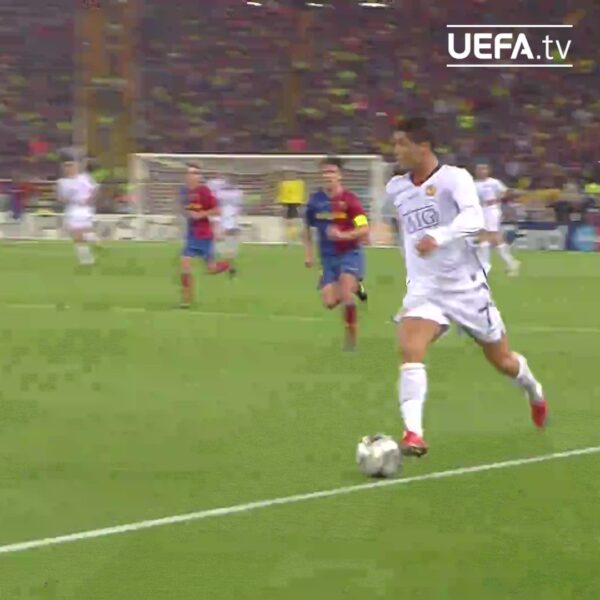 La technique, les dribbles… Cristiano Ronaldo. ✨? ? (@ChampionsLeague) pic.twitter.com/qWQFJxe7Xj