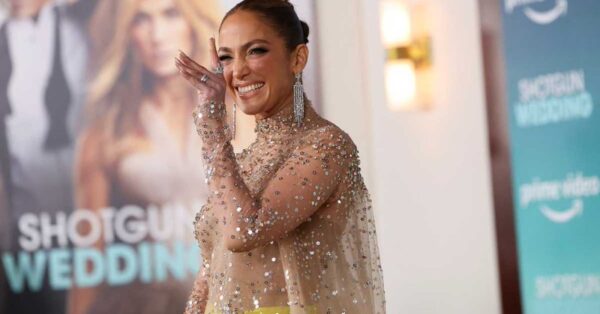 El secreto de belleza de Jennifer Lopez: su truco de maquillaje para aparentar menos edad