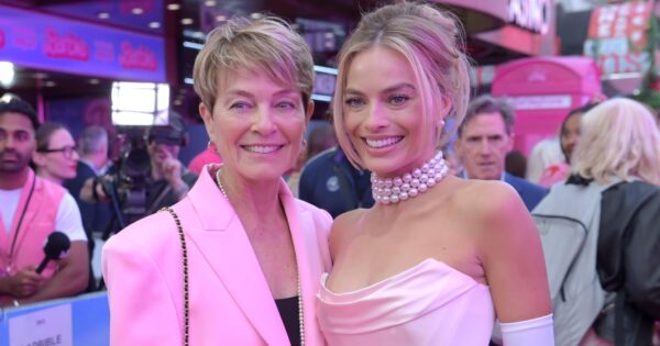 Margot Robbie Recalls Paying Off Her Mom’s Mortgage