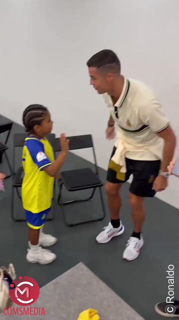 Kim Kardashian’s son got to hit the SIUUU with Ronaldo#davidsilva #big7 #Degea #samuelchukwueze#sterling #cucurella #ramos #caicedo #brightin#thiago #caramel #juventus #ronaldo#KimKardashian pic.twitter.com/toH4tKAYx4