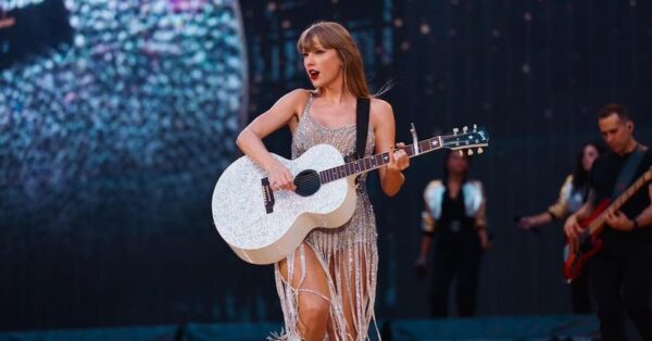 Taylor Swift's Trailblazing Journey: How She Revolutionized Country Music Bronny chaeyoung Niger #jjk230 Dest Portugal Momo #iCarly Area 51