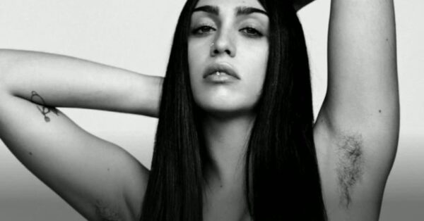 Lourdes Leon is 'stunning' as she flashes her armpit hair in latest Calvin Klein campaign yahoo.com/lifestyle/lourdes-…