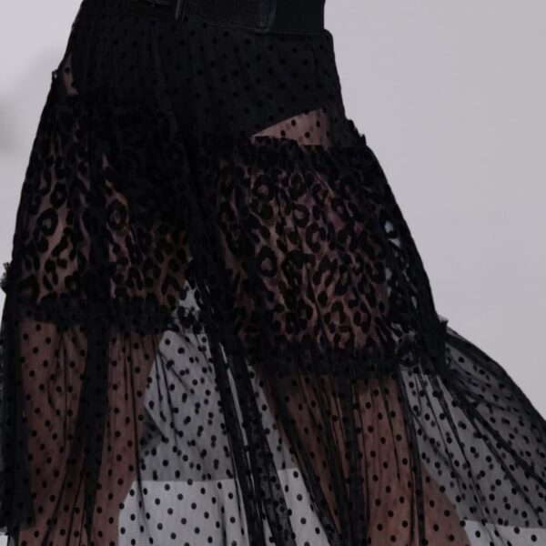 Vestido Sauvage 
tull y terciopelo print ⚫

 
Te esperamos en nuestros locales y web!
 
 
 #fashiongirl #fashion #fashio…