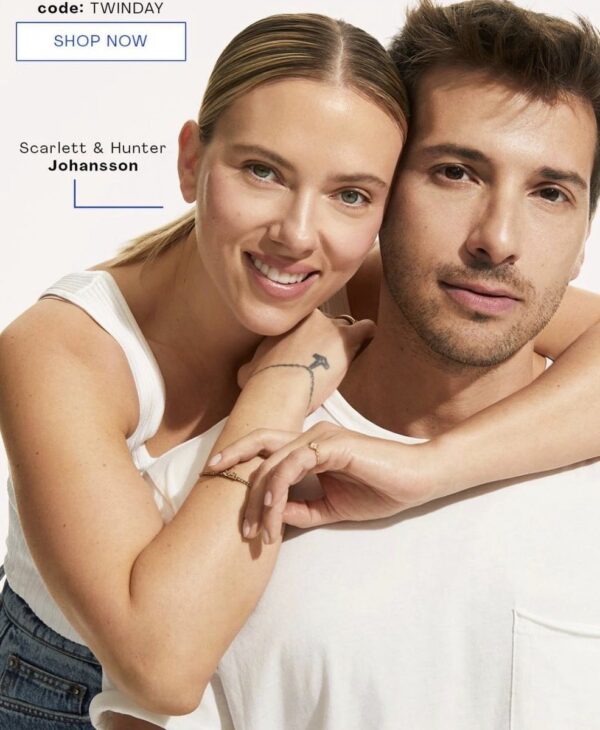 Os gêmeos mais lindos ❤️ Nova foto de Scarlett Johansson junto com Hunter Johansson para The Outset pic.twitter.com/w6xvVvUzXr