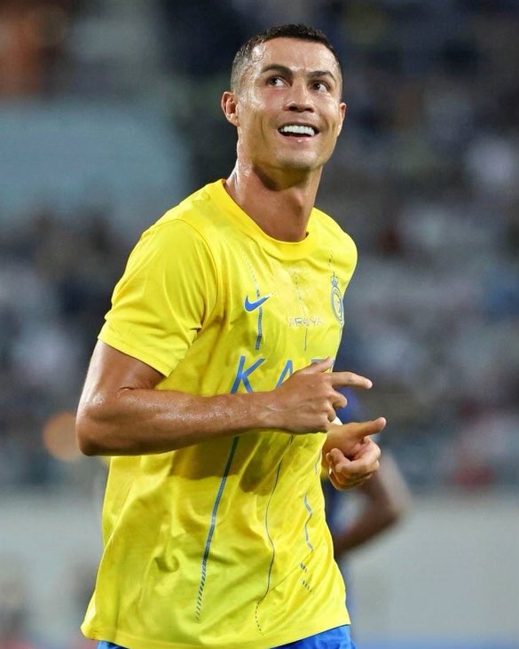 GOLEÓ EL BICHO ? Con un golazo de cabeza de Cristiano Ronaldo, el Al Nassr ganó 4 a 1 de visita al Monastir de Túnez dentro de la Copa de Campeones Árabes. #JMDeportes pic.twitter.com/7XuFstyQng