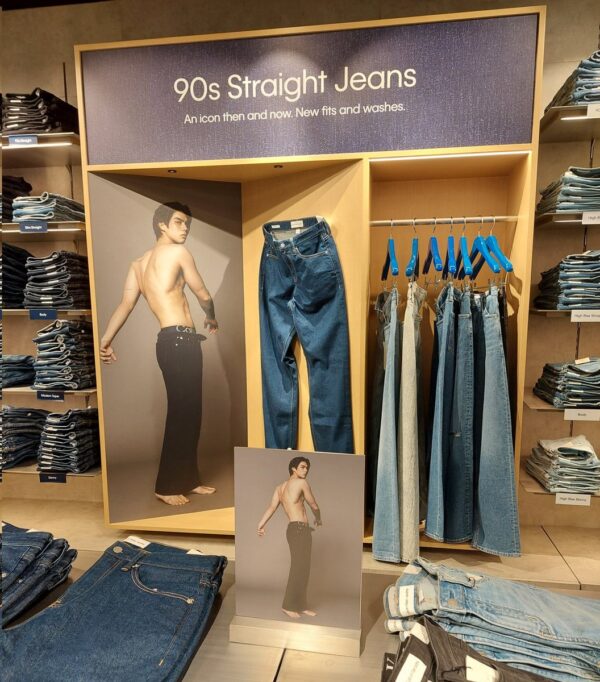 Love seeing Bright in jeans and tees collection for Calvin Klein stores in Hong Kong and Malaysia, in addition to the underwear line ? Bright x CK #CalvinKleinxBright#CalvinKlein @CalvinKlein#bbrightvc @bbrightvc pic.twitter.com/9Q3AfzWdrn