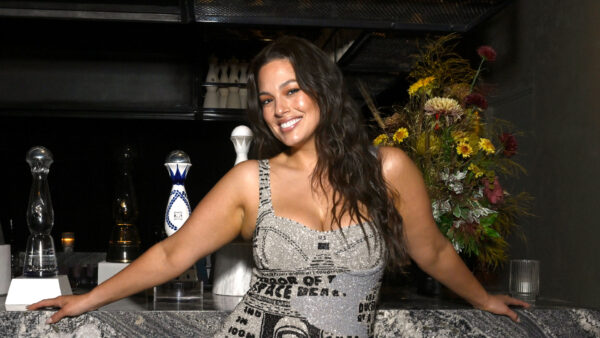 World’s Sexiest Woman Ashley Graham exposes her messy living room with kids’ toys everywhere in new video at mansion