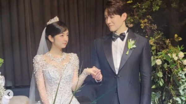 Shim Hyung Tak, Hirai Saya hold second wedding ceremony in Seoul, share pics