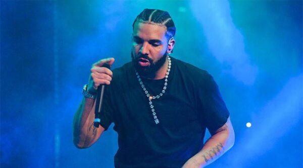 Drake catches fan-thrown copy of his book mid-concert