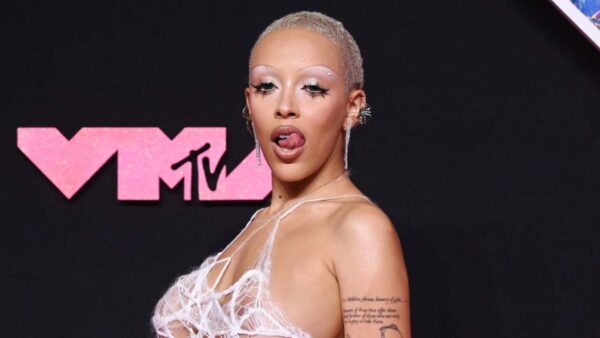 Doja Cat Turns Heads In Risqué Outfit At MTV VMAs