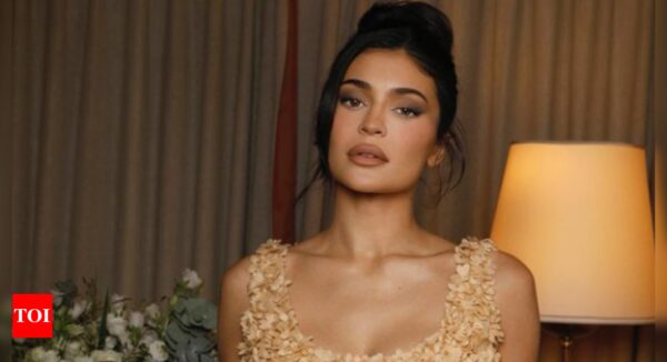 Kylie Jenner loses 1 million followers on Instagram after facing the backlash on her post supporting Israel