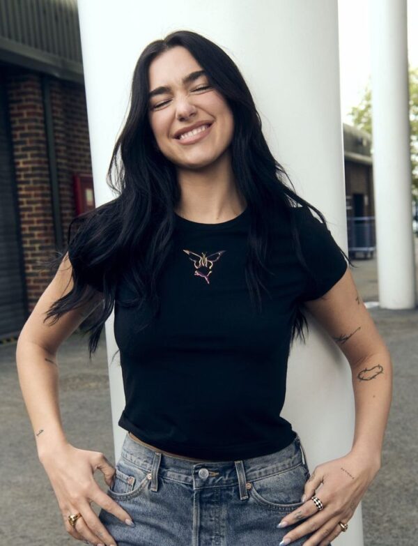 ? Dua Lipa se convierte en la artista femenina británica más reproducida en la historia de Spotify!

— Se posiciona como la terc…