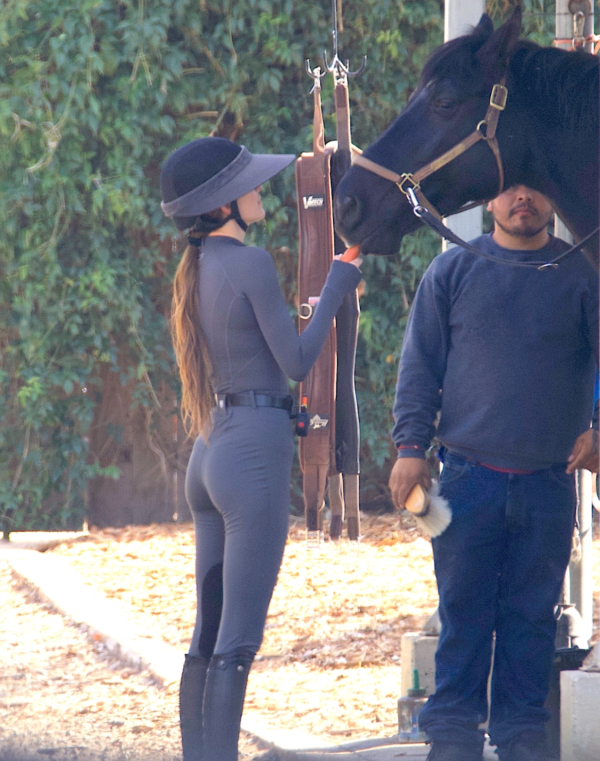Kendall Jenner Breeches? – Off Course – Chronicle Forums