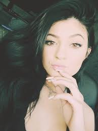 Kylie Jenner on X: "I miss my black hair I'm so bipolar :( http://t.co …