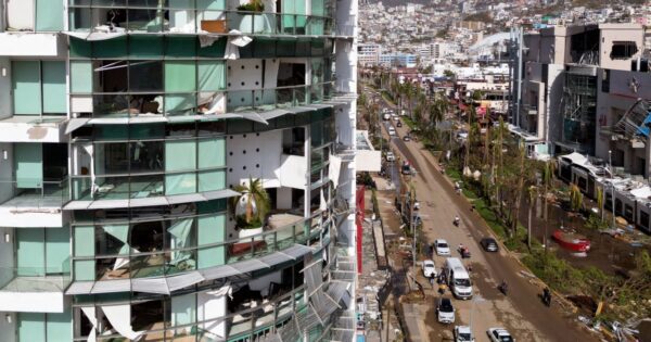 Hurricane Otis hit Acapulco. But it has many Americans trembling.