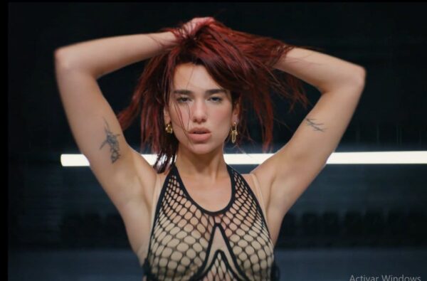 ? “Houdini” recibió 6,129,270 streams sin filtrar durante su primer día en Spotify.

— Es el mayor debut de Dua Lipa en la plata…