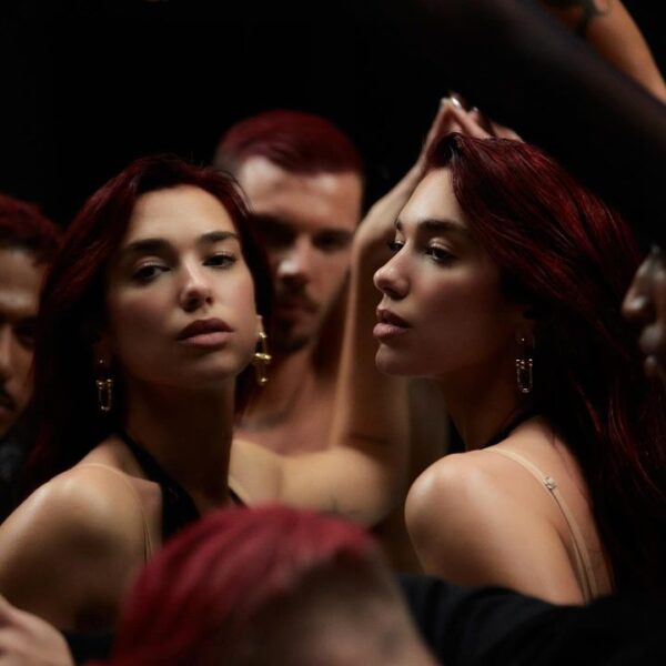 📈 “Houdini” de Dua Lipa se adentra al top 3 de iTunes Estados Unidos, en el puesto #3 (+1).

— Es la quinta canción top 3 de Dua…