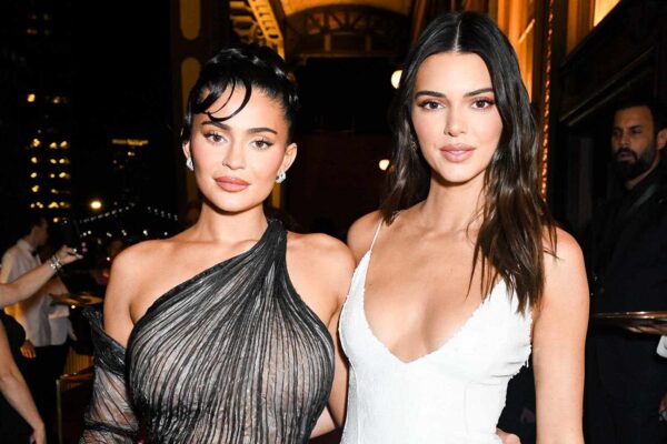 Kylie Jenner Teases Kendall’s Thanksgiving Cooking with Cucumber Joke