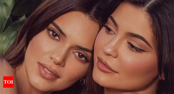 Kendall Jenner, Kylie Jenner dress up as ‘Sugar & Spice’ from ‘Batman Forever’ on Halloween