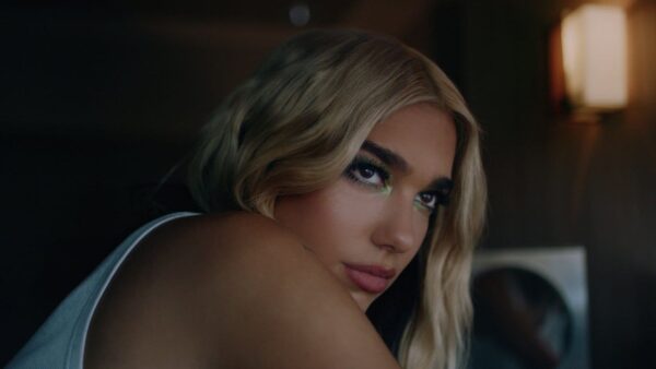 ? “Physical” ha superado los 900 MILLONES de reproducciones en Spotify!

— Es la décima canción de Dua Lipa en lograr este hito.