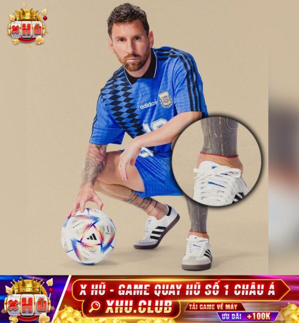 Ai tặng gì thì Messi dùng cái gì đó?. Messi vẫn giữ lại chiếc ruy băng mà mẹ của phóng viên Rama Pantorotto đã gửi cho…