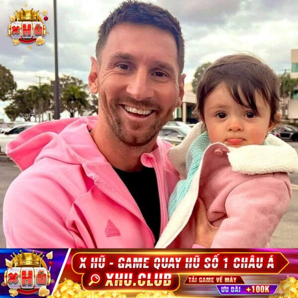 Bức hình đáng yêu nhất hôm nay Messi ẵm một bé gái ❤️ Hông mấy anh chị làm thêm bé gái nữa cho nhà có công chúa nhỉ ?