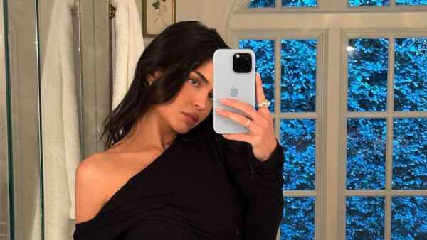 Kylie Jenner shows off pin-thin waist in crop top and skirt as concerned fans say star is ‘so skinny’