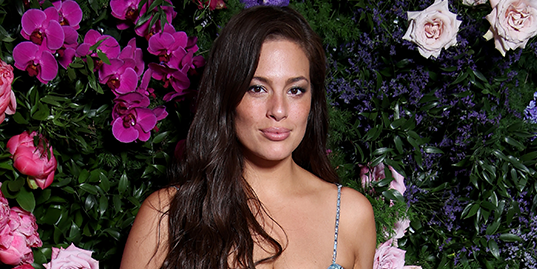 Ashley Graham’s fans love her checked off-the-shoulder bustier